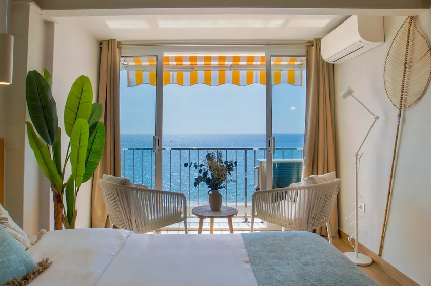 Apple Beach Studio by BHomesCostaBrava - Image 1