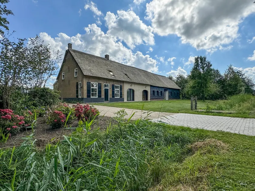 Stylisch old farmhous near Breda - Image 1