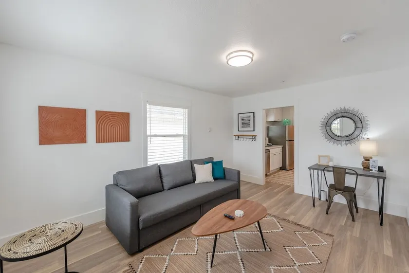 #StayInMyDistrict Coos Bay Primrose Cottage - Image 1