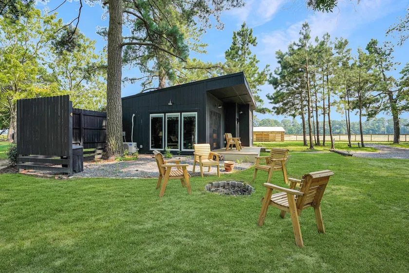 Indoor-Outdoor 2BR on Working Farm | Creek View - Image 1