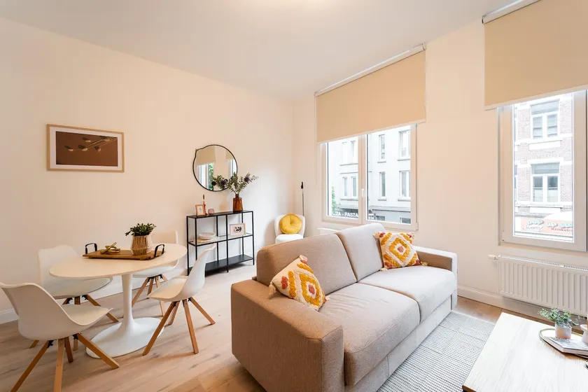 Stylish Antwerp Stay for 4 Guests - Image 1