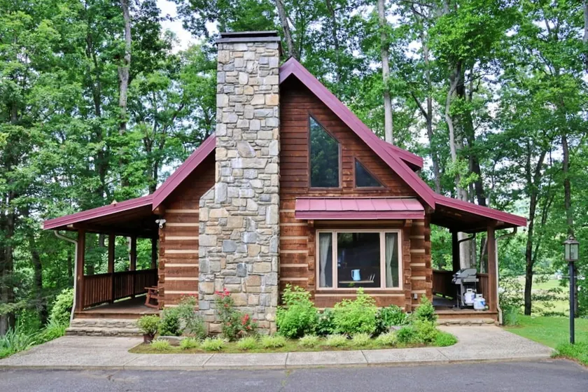 The Highland: Pet Friendly, Near Golf & Casino - Image 1