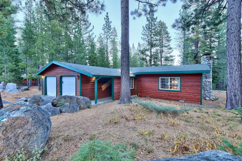 La cabane Tahoe à un étage de Bear's Den avec 3 chambres, 2 salles de bains, bain à remous - Image 1