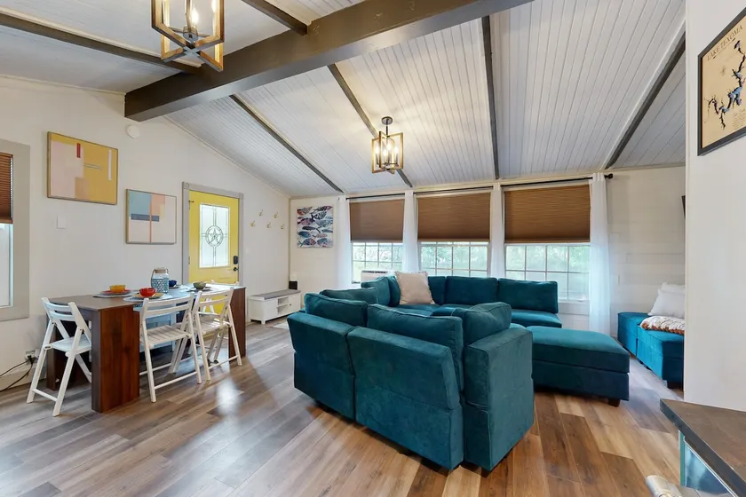 Charming house with golf nearby - Image 1