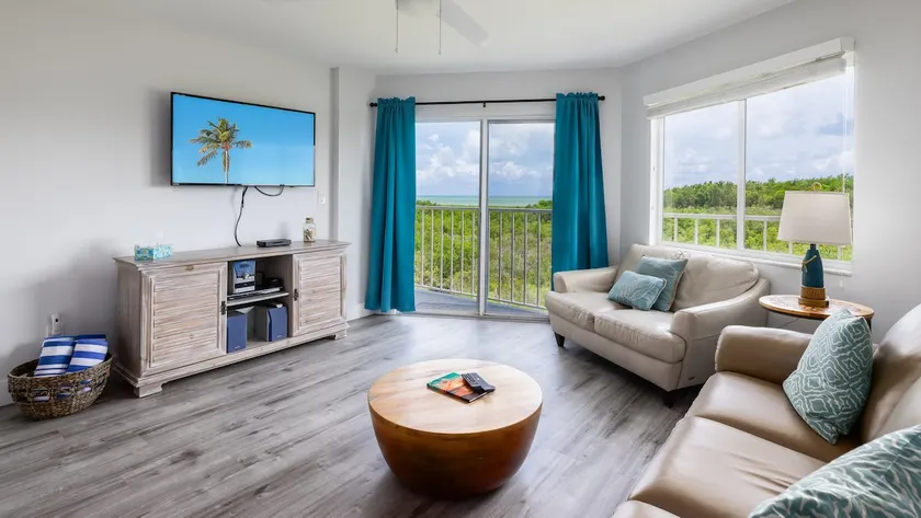 Nauti Hideaway Ocean Pointe 2314 - Image 1