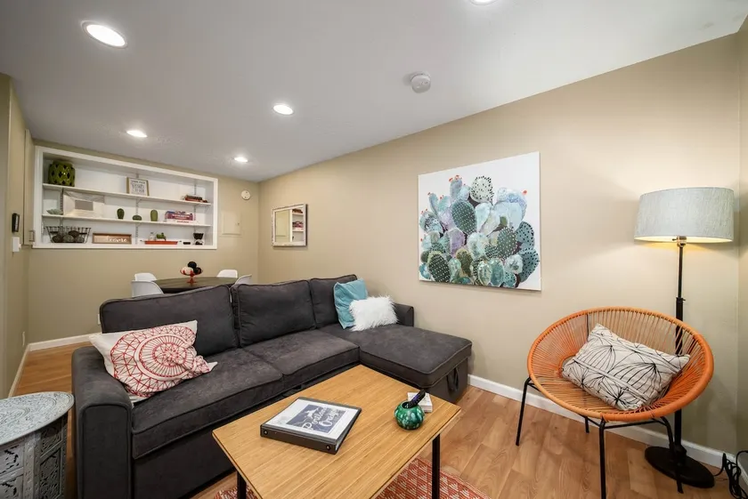#StayinMyDistrict St Johns Forest Park Apt - Image 1