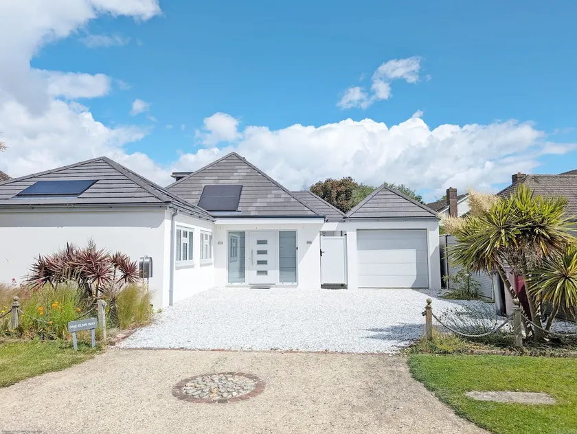 One Elms Way - Sleeps 6 - West Wittering - Image 1