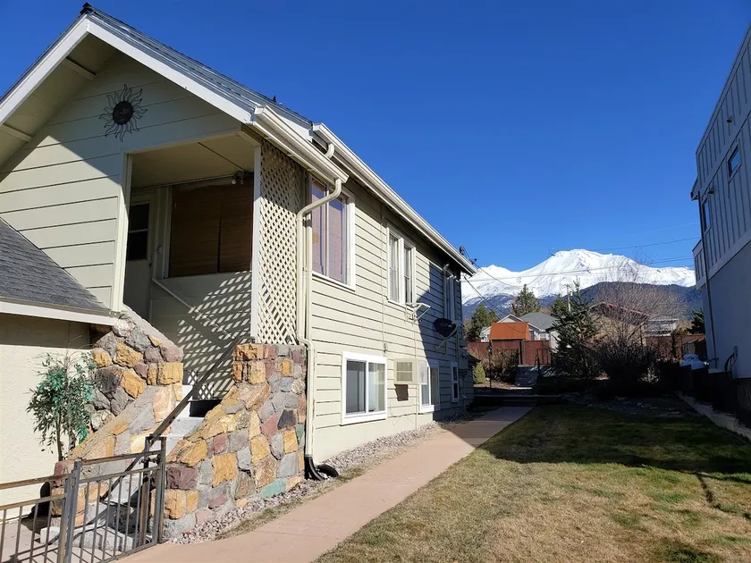 Shasta Harmony, Perfect mountain views & Hot Tub. - Image 1