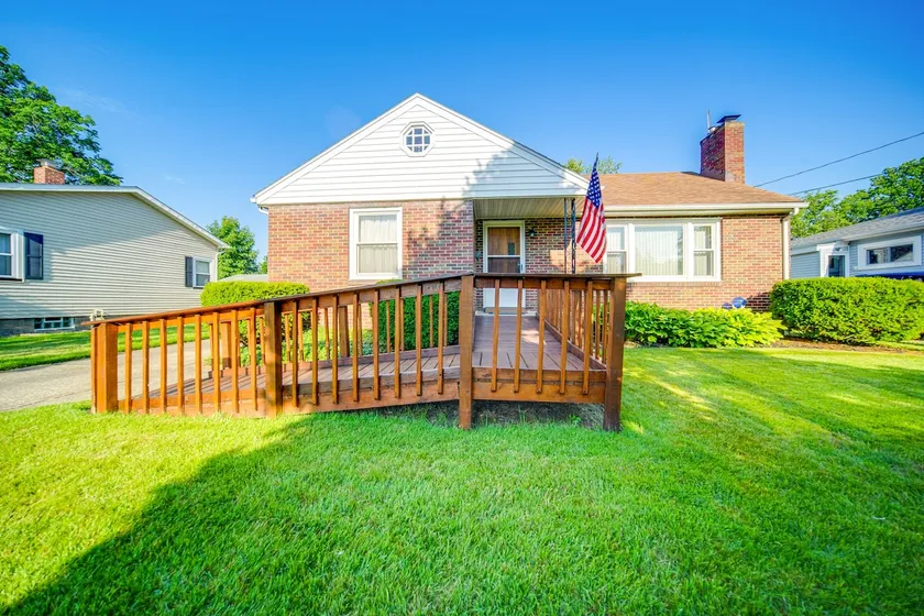 < 1 Mi to Lake Erie: Ashtabula Hideaway! - Image 1