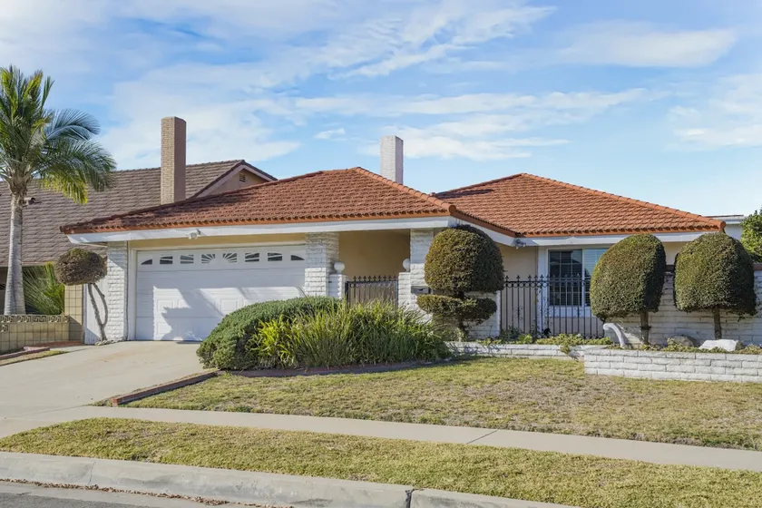 Spacious House, Central, All Amenities - Image 1
