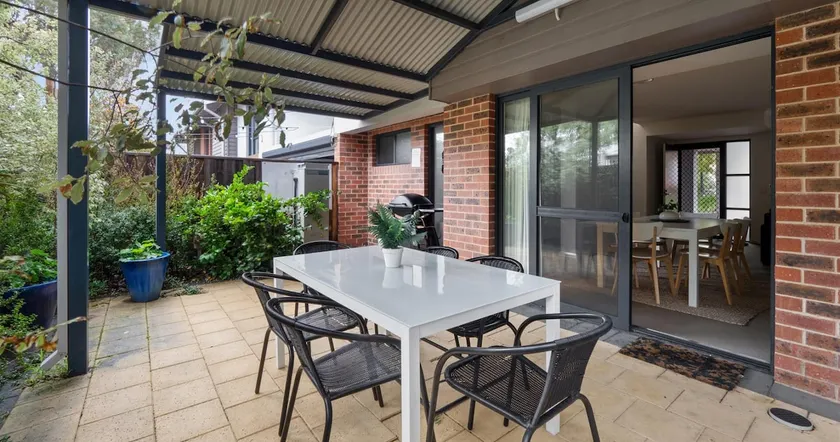 Forest Edge Villa | Family Friendly | Walk To Town - Image 1