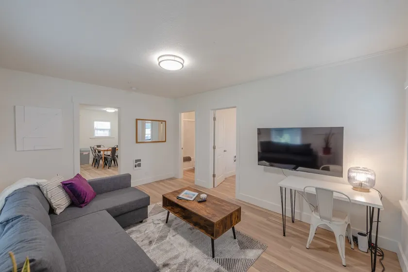 #StayInMyDistrict Coos Bay Primrose Cottage - Image 1