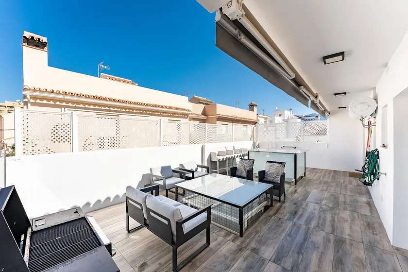 Appartement 'Apartamento Miguel Marquez Casajari' avec terrasse privée, Wi-Fi et climatisation - Image 1