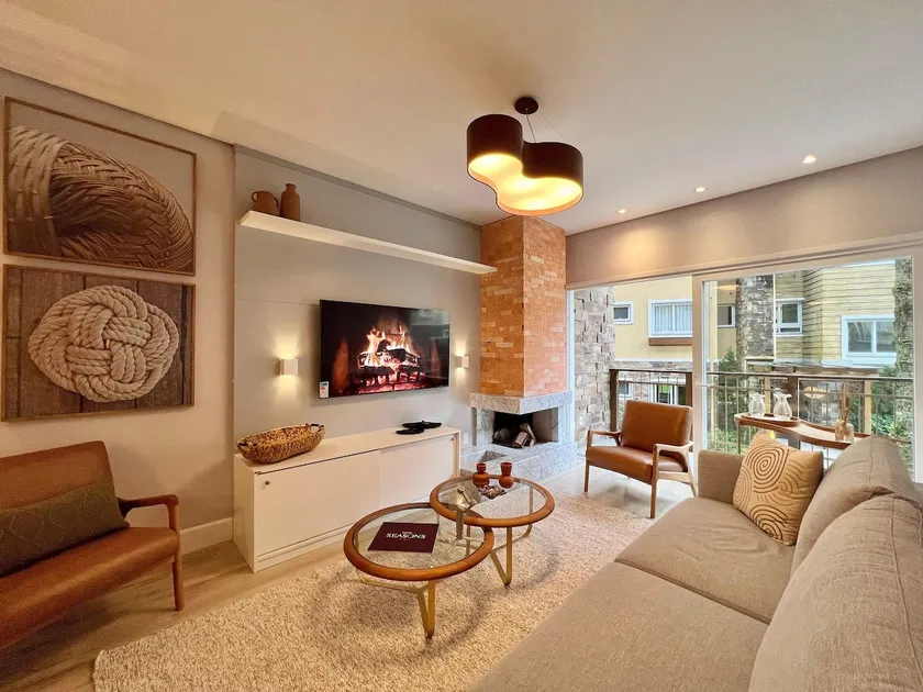 Stone House 2 Suites Pool by Acha Gramado - Image 1