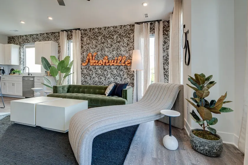Jungle Country 5625–Modern Charm-Sleeps 8 - Image 1