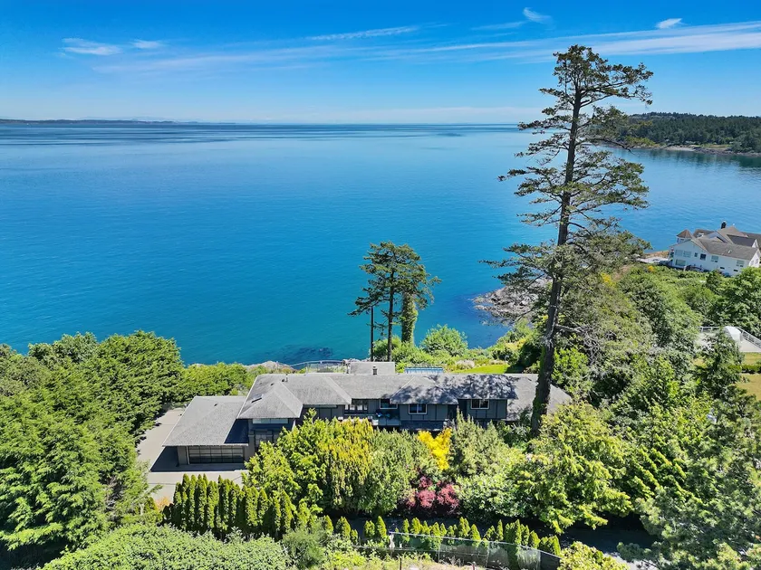 Oceanfront Oasis Luxury Family Retreat - Image 1
