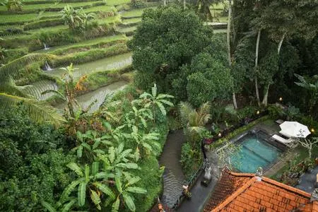 30% OFFl Charming 3BR Villa with Scenic River View - Image 1