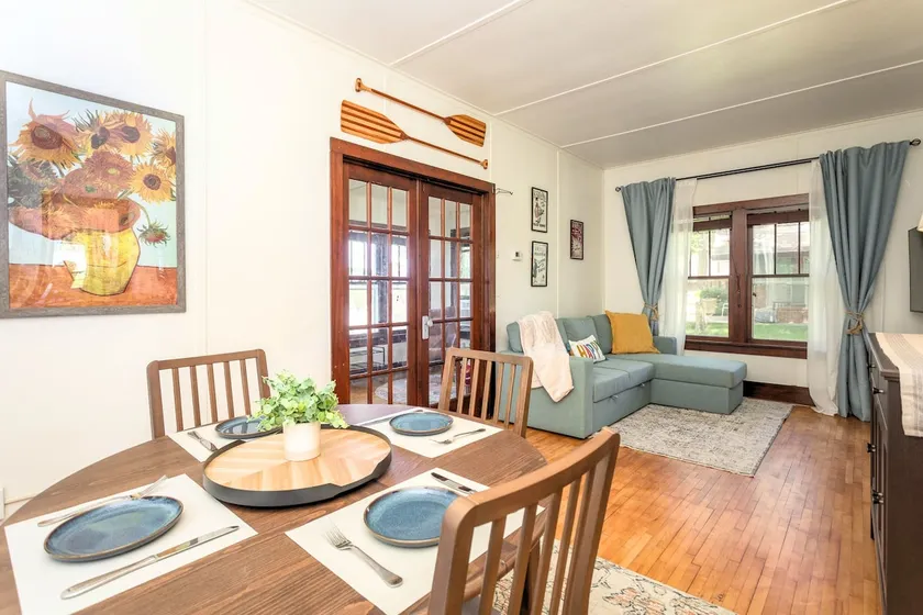 The Cowdry Cottage - Pet-Friendly - Canoe - Bikes - Image 1