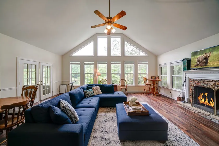 Lakeside Country Cottage - Image 1