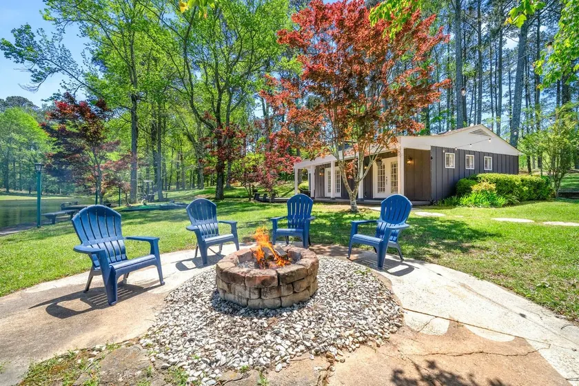 Lake View: Cozy 2 BR Cottage Close to Atlanta - Image 1