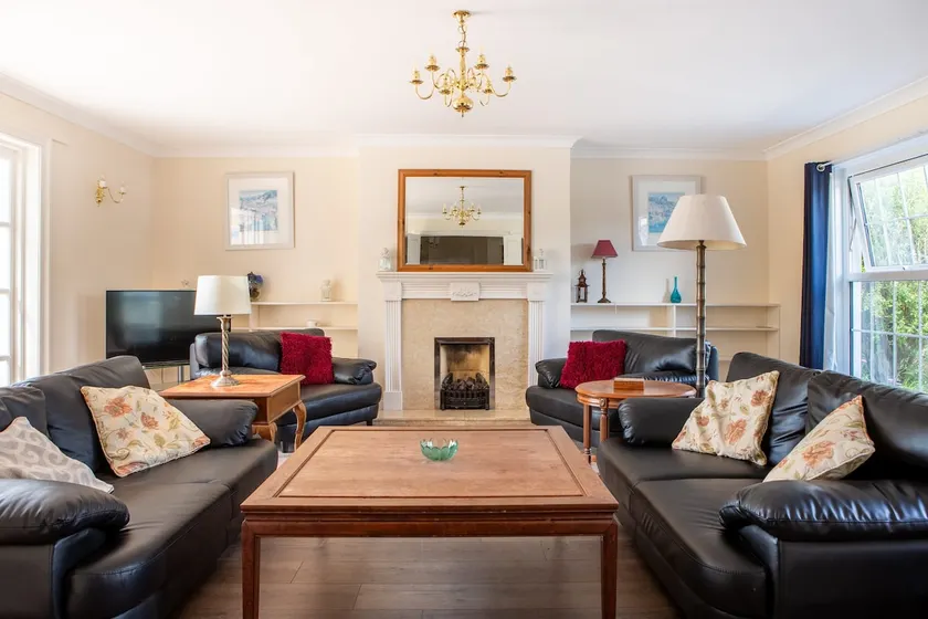 Friendly 6-BR Cottage | Cornish Beaches - Image 1