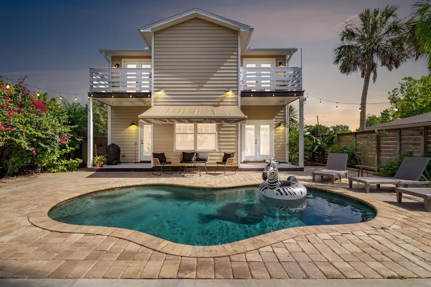 Sunshine Dip - Sleeps 8 Relaxing Pool WIFI - Image 1
