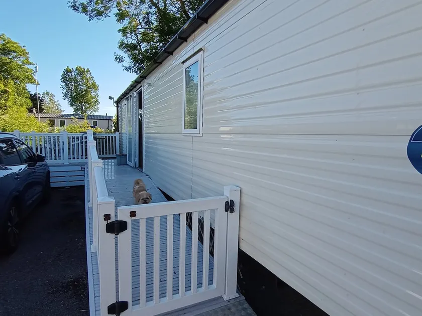 Sleeps 6 Pets Allowed & Free Parking - Image 1