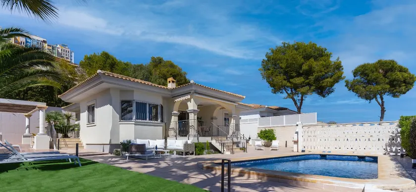 Magnificent villa with private pool -Golf Bonalba! - Image 1