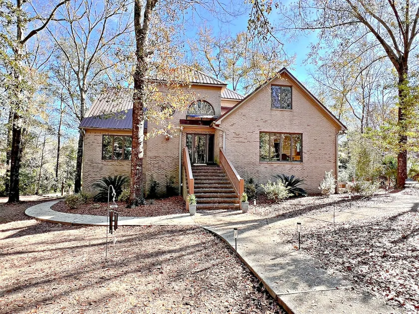 Daphne River Villa - Image 1