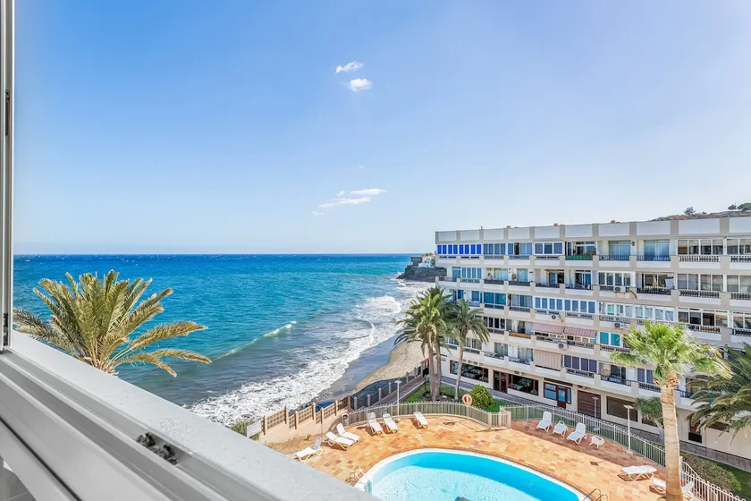 Newly Refurbished Beachfront - Image 1