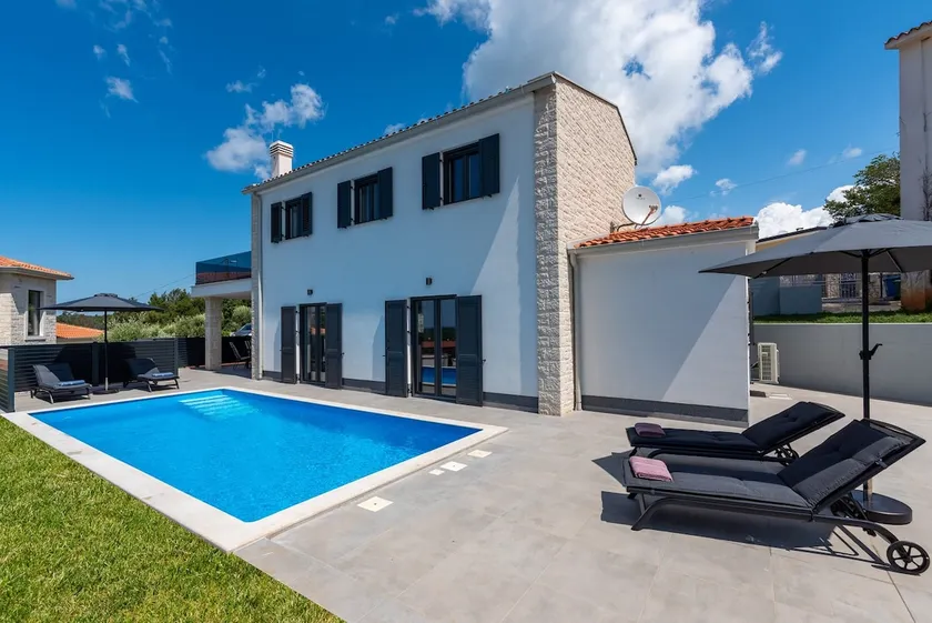 Villa con sauna, giardino e griglia | Vista sul giardino - Image 1