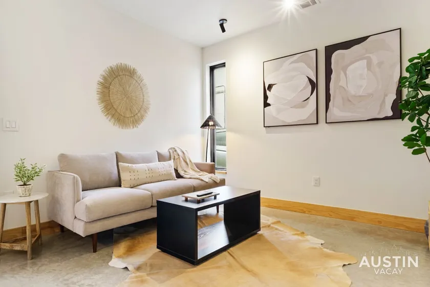 Stylish Boho Loft w Free Prkg with Luxurious King Bed - Image 1