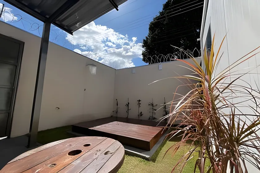 Studio with Ground Floor Leisure Area - Image 1