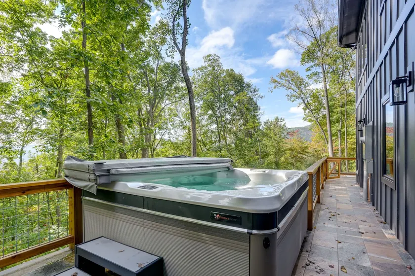 Modern Nellysford Getaway w/ View: Deck & Fire Pit - Image 1