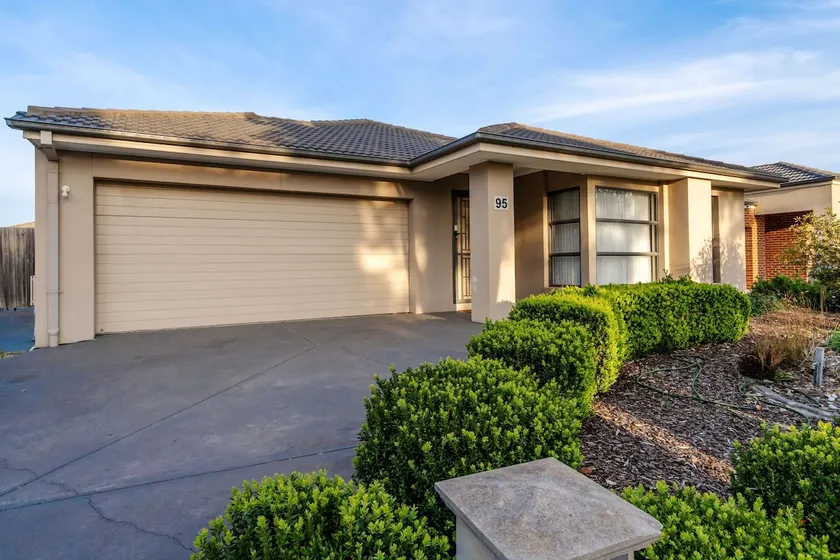 Elegant 4BR Villa with 3 Living Rooms in PointCook - Image 1
