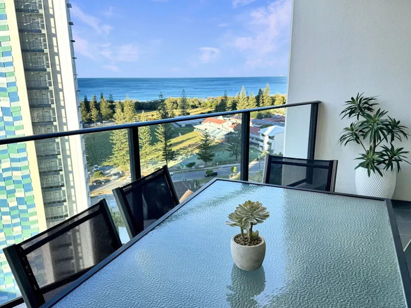 Luxe Sierra Grand Ocean Views Lvl 15 Pool Parking - Image 1