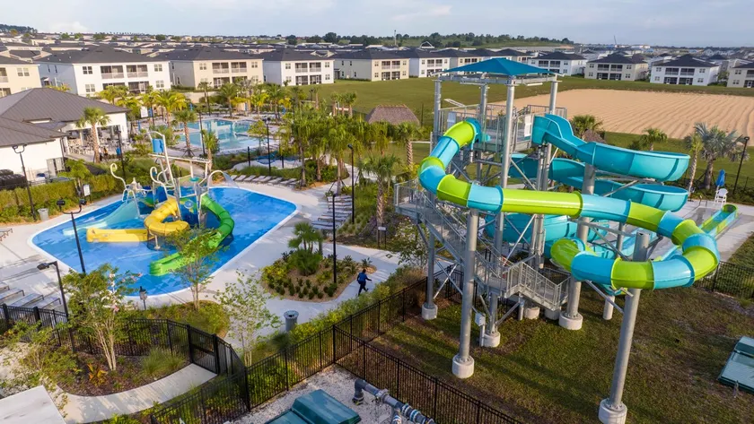 Appartement adapté aux familles avec internet haut débit, piscine et jardin | Vue lac - Image 1