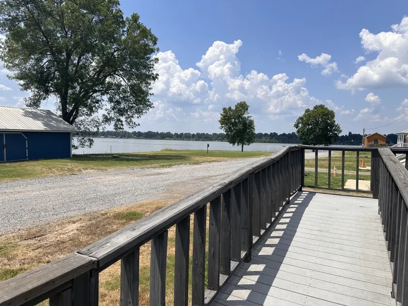 ADA-Accessible Cabin: Breathtaking Lake Views - Image 1