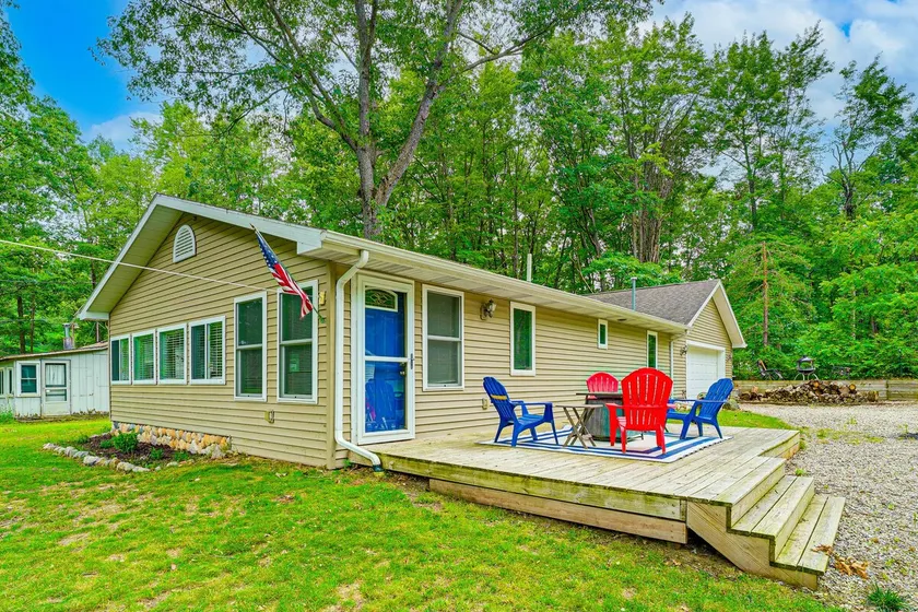 2 MI to the Lake: Mecosta Getaway with Fire Pit! - Image 1