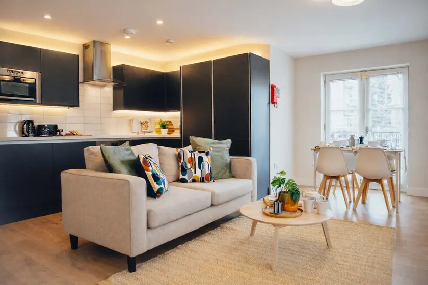 Modern 2 Bedroom Apartement - Image 1