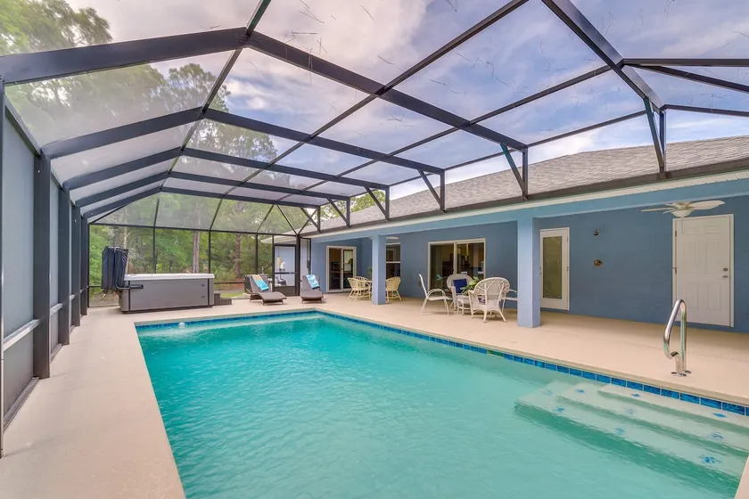Crystal River Home w/ Lanai + Hot Tub - Image 1