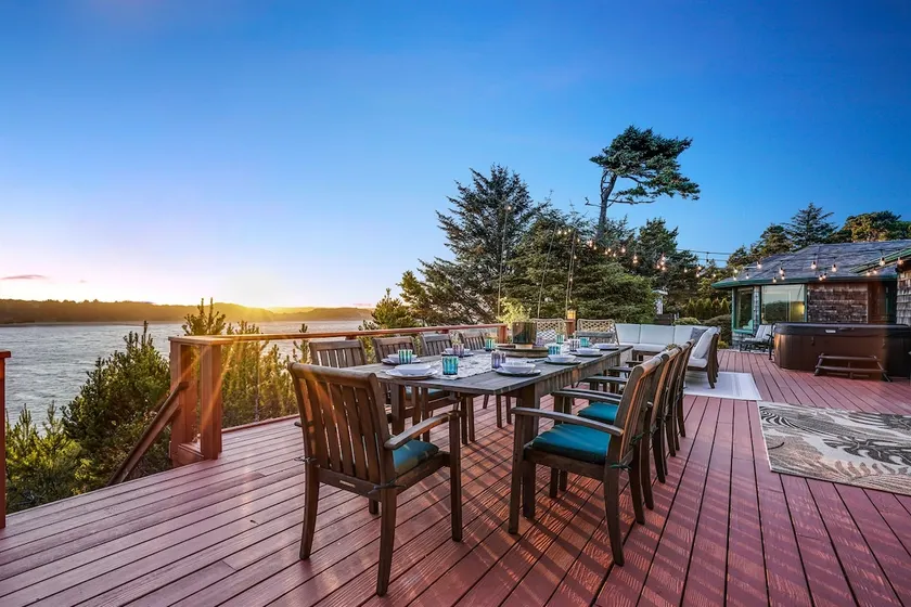 Deck w/Private Beach,HotTub,FirePit @pinpointstays - Image 1