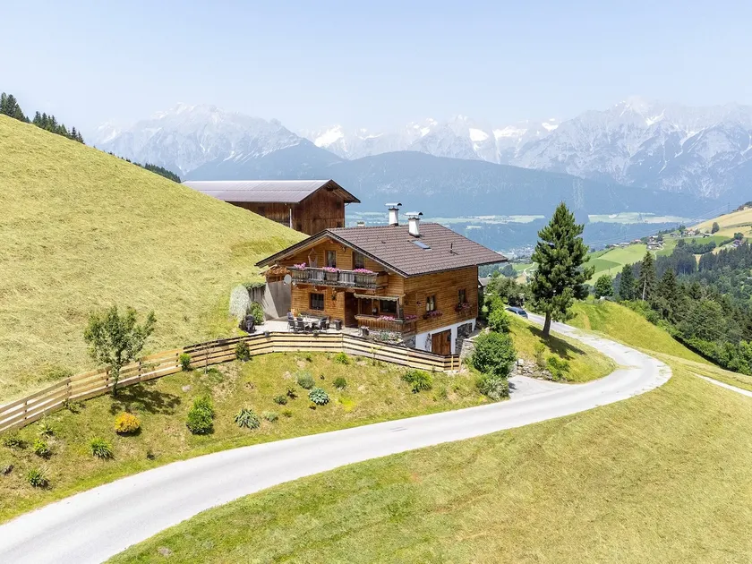 Chalet with fantastic views - Image 1