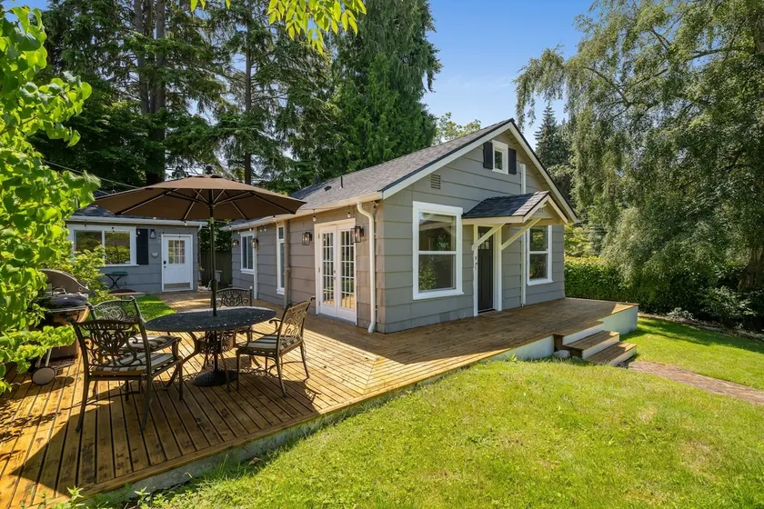 Private Seattle Getaway - Walk to Beach & Parks - Image 1