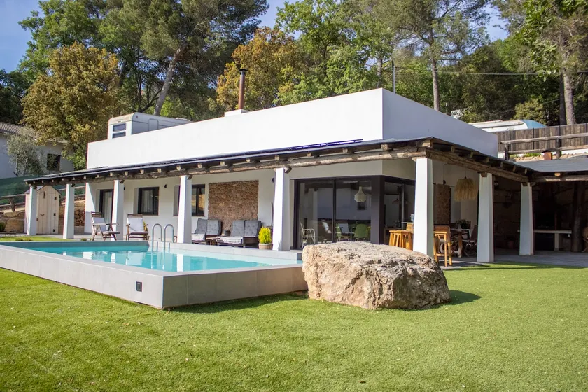 Lamagada – Montseny Home with a Saltwater Pool - Image 1