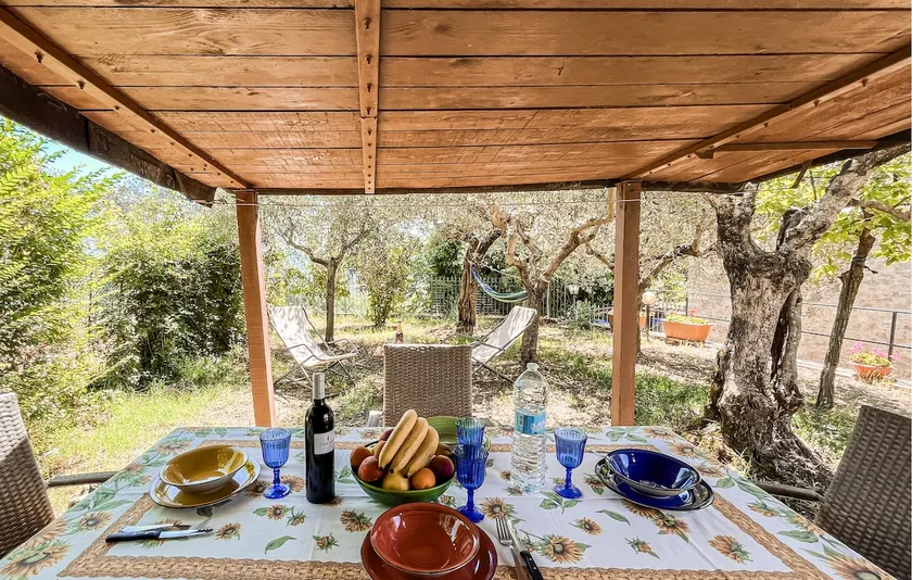 2 bedroom pet friendly home in Todi - Image 1