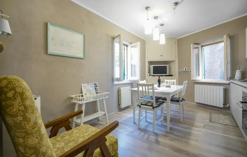 Awesome apartment in Carro with WiFi - Image 1