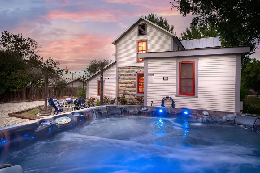 Katarina Haus - Hot Tub & Fire Pit - Image 1