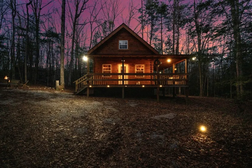 Luxury, Rustic Honeymoon Cabin —> HOT TUB <— BSF - Image 1