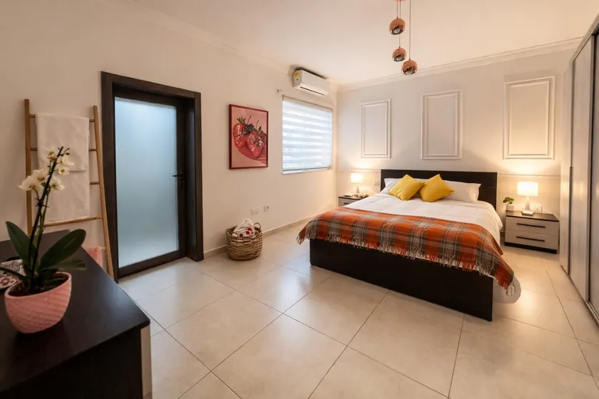 Stylish 2-Bedroom Apartment in Scenic Marsaxlokk - Image 1